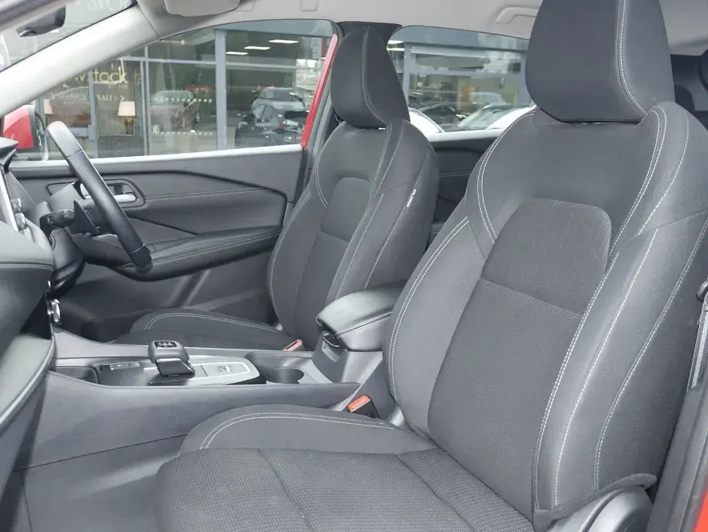 Used Nissan Qashqai Acenta Premium 155 HP (114 kW) 2022 Red SUV