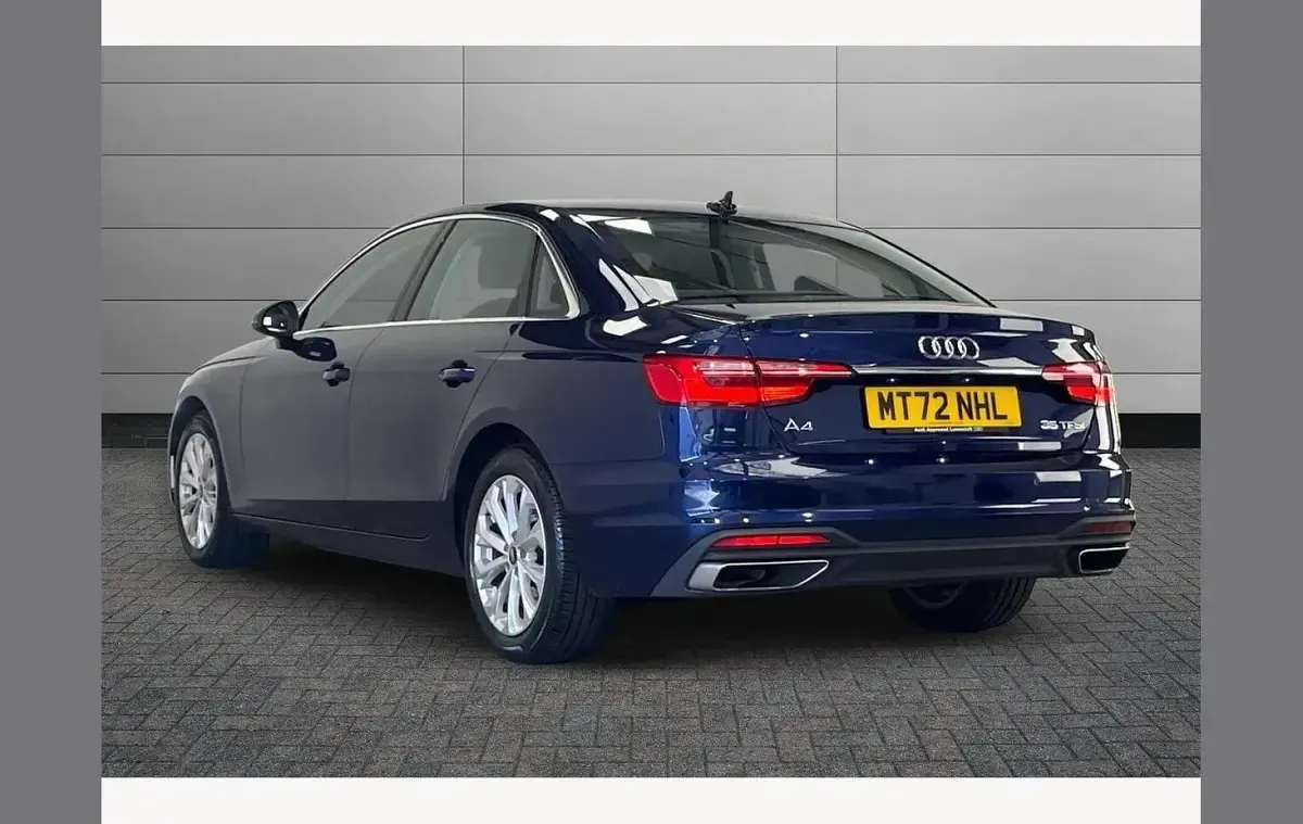 Used Audi A4 Comfort 150 HP (110 kW) 2022 Navarra blue Sedan