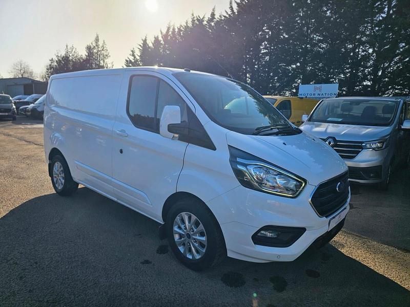 Used Ford Transit Custom Limited 130 HP (95 kW) 2019 White Van
