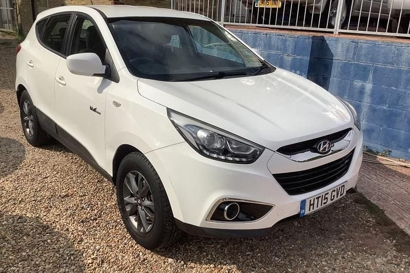 White Used 2015 Hyundai ix35 SUV | £5,495 (Fair price) - Image 1/1