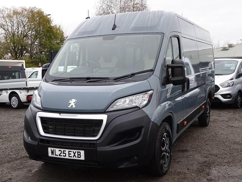 New Peugeot Boxer Premium 2025 Grey Van
