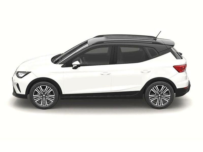 New Seat Arona SE Technology 2026 Glacial white with black roof SUV