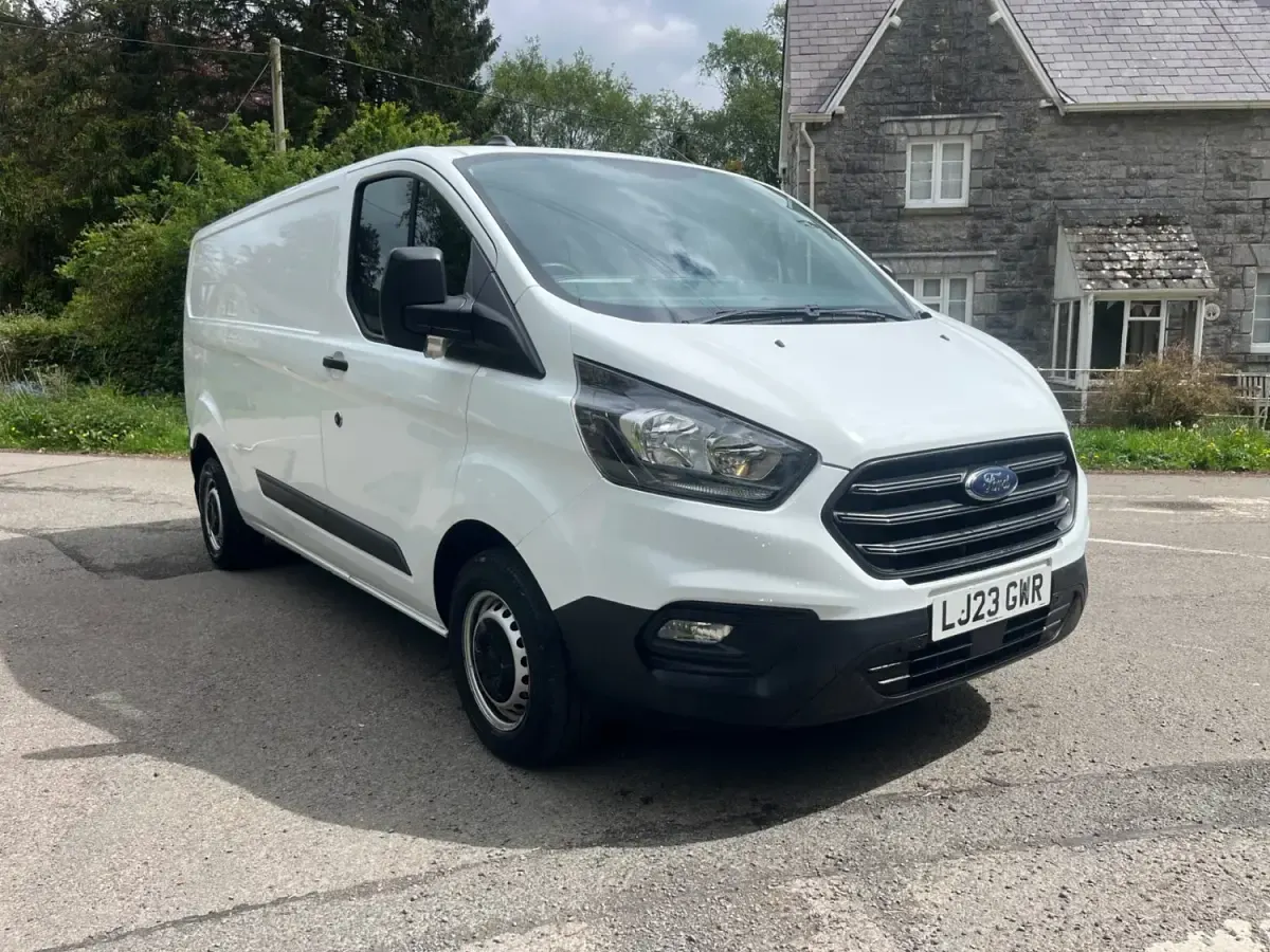 Usado Ford Transit Custom 130 HP (95 kW) 2023 Branco Van