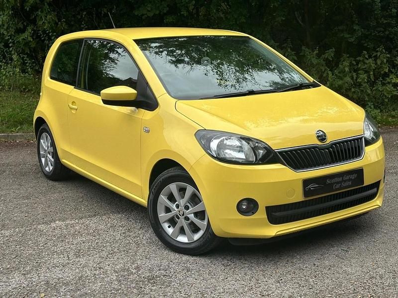 Used Skoda Citigo Elegance 75 HP (55 kW) 2015 Yellow Hatchback