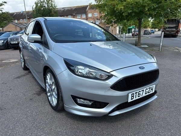 Silver Used 2017 Ford Focus ST-Line Hatchback | £7,995 (Fair price) - Image 1/1