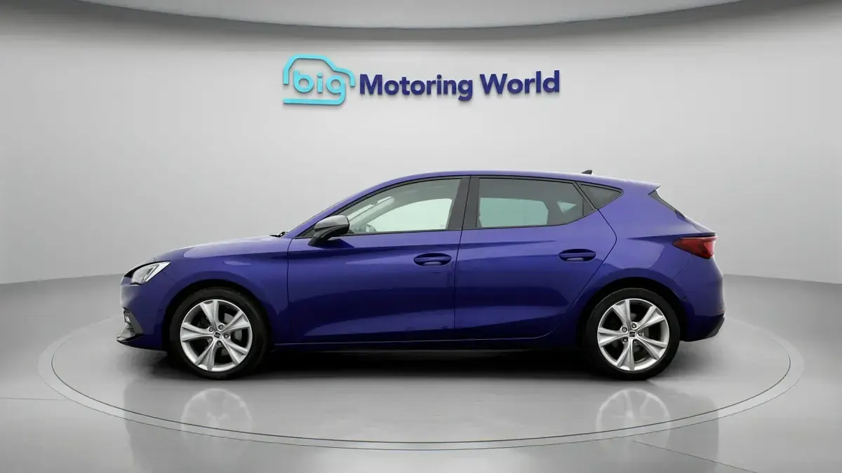 Used Seat Leon FR 150 HP (110 kW) 2021 Blue Hatchback
