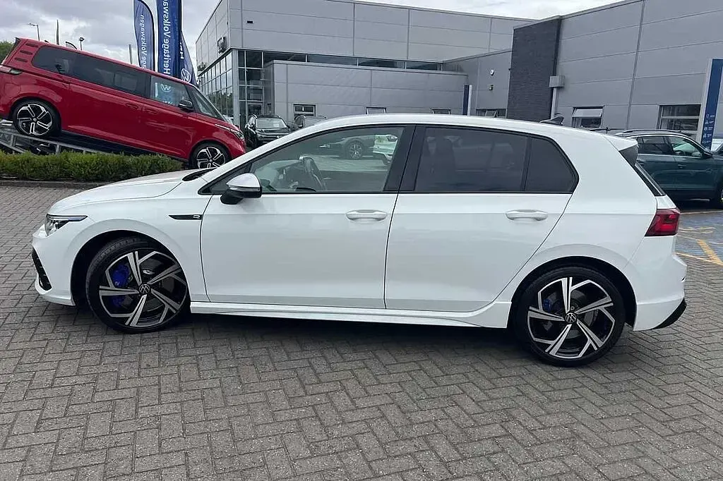 Used VW Golf VIII R 320 HP (235 kW) 2021