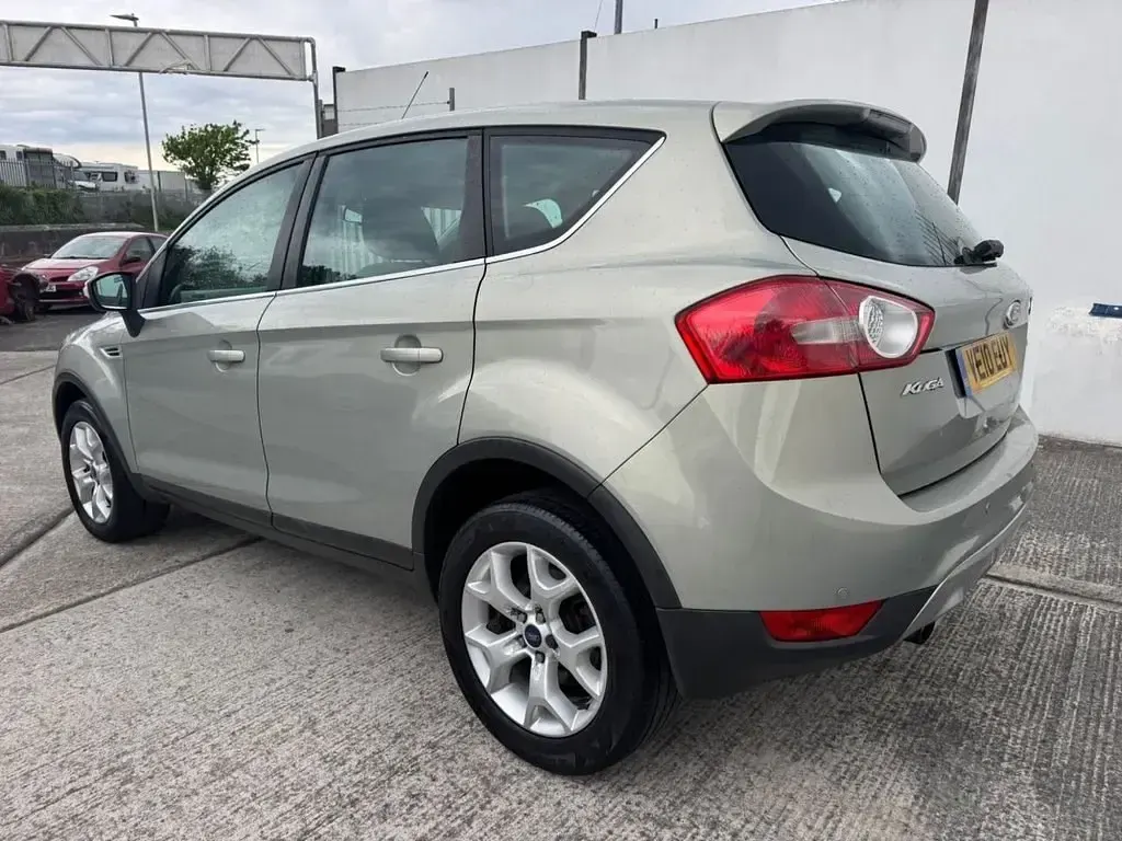 Usado Ford Kuga Zetec 2010 Prateado SUV