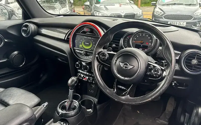Used Mini Cooper S Hatch 170 HP (125 kW) 2015 Black Hatchback