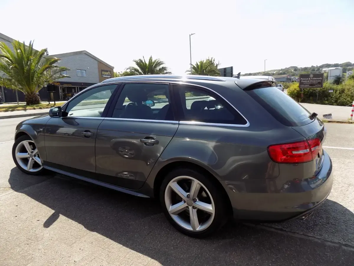 Used Audi A4 S-Line 143 HP (105 kW) 2013 Grey Estate