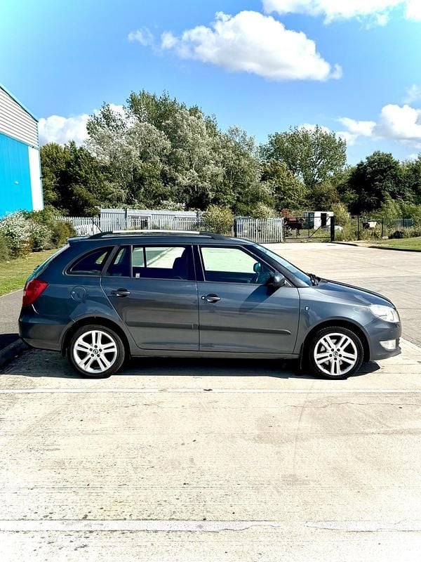 Used Skoda Fabia Elegance 105 HP (77 kW) 2012 Grey Estate
