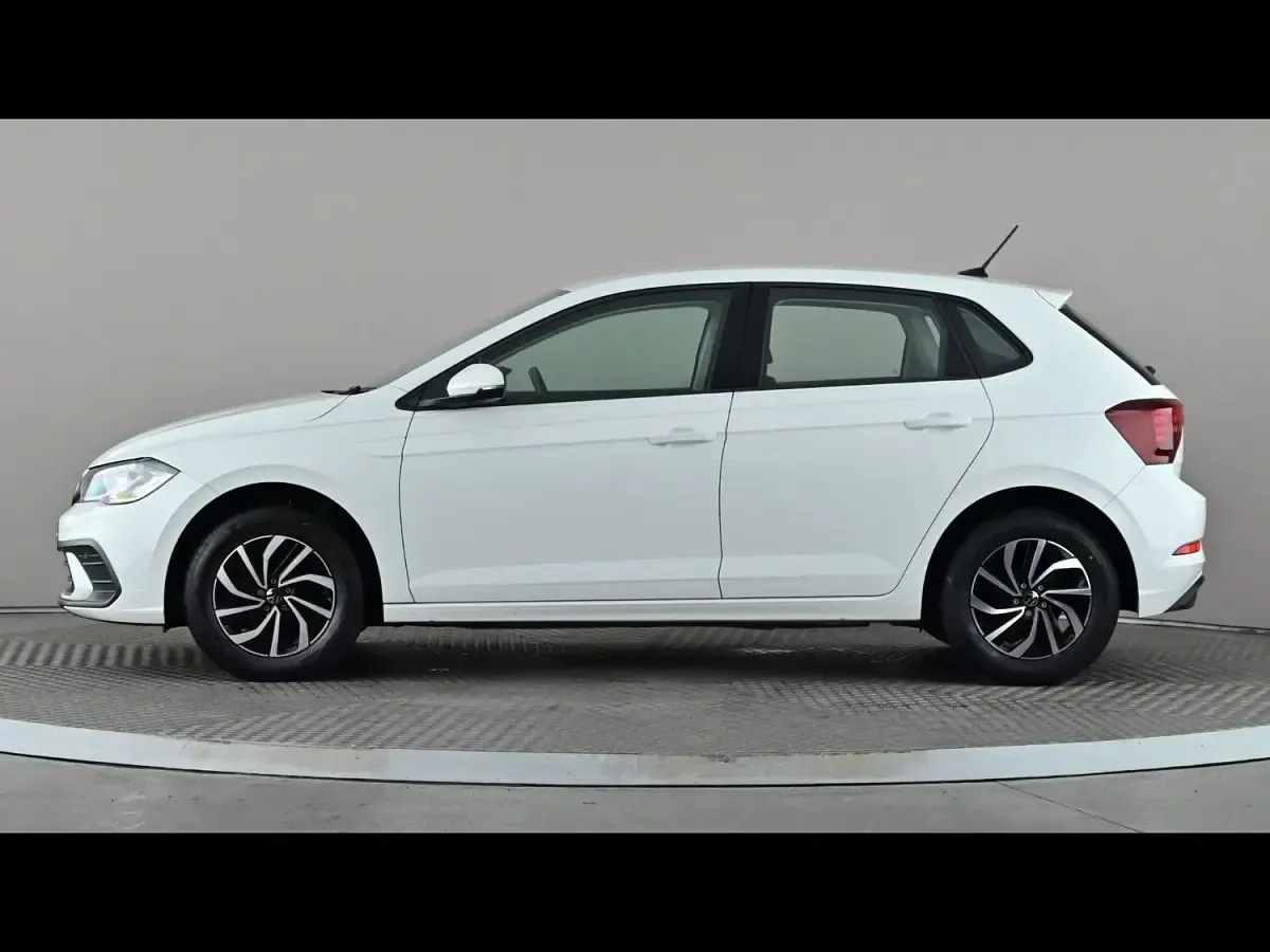 Used VW Polo Life 95 HP (69 kW) 2023 White Hatchback