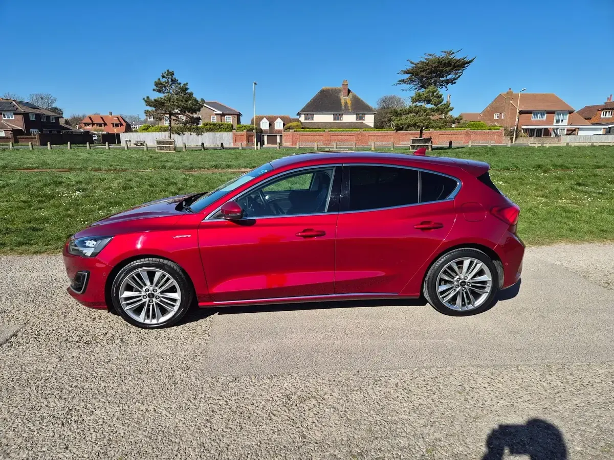 Used Ford Focus Vignale 185 HP (136 kW) 2020 Ruby red pearlescent Hatchback