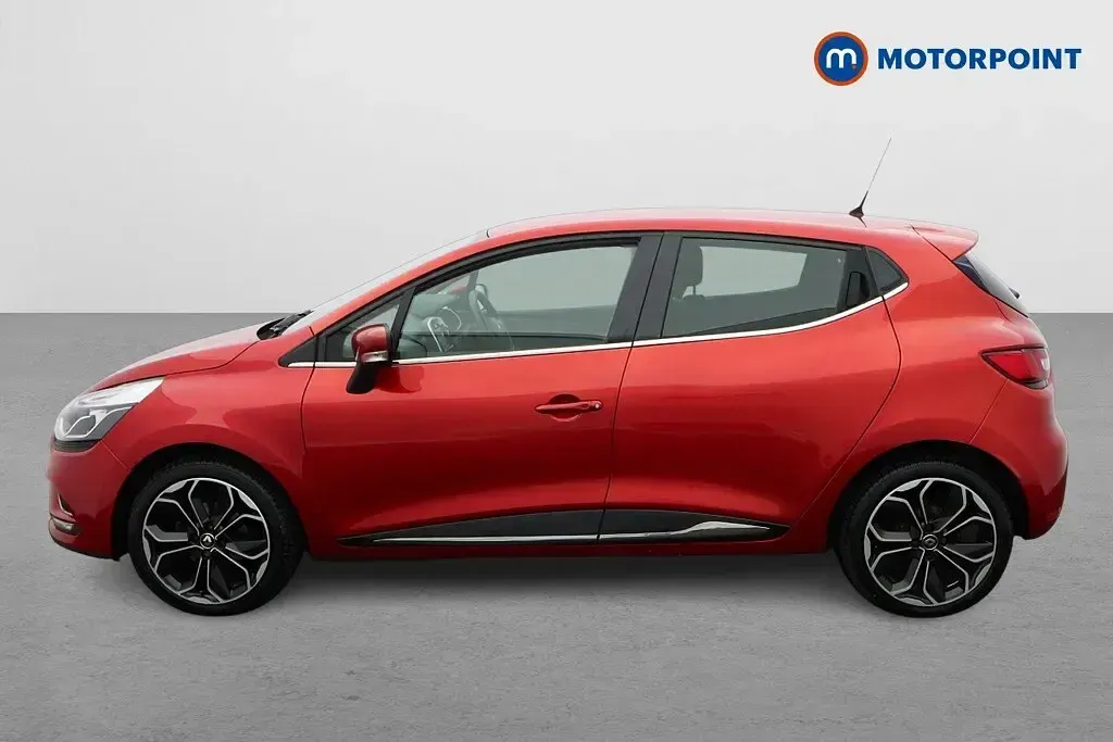 Used Renault Clio IV Iconic 76 HP (55 kW) 2018 Red Hatchback