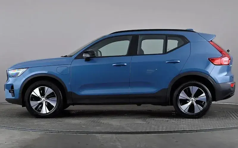 Used Volvo XC40 Plus 211 HP (155 kW) 2023 Blue SUV