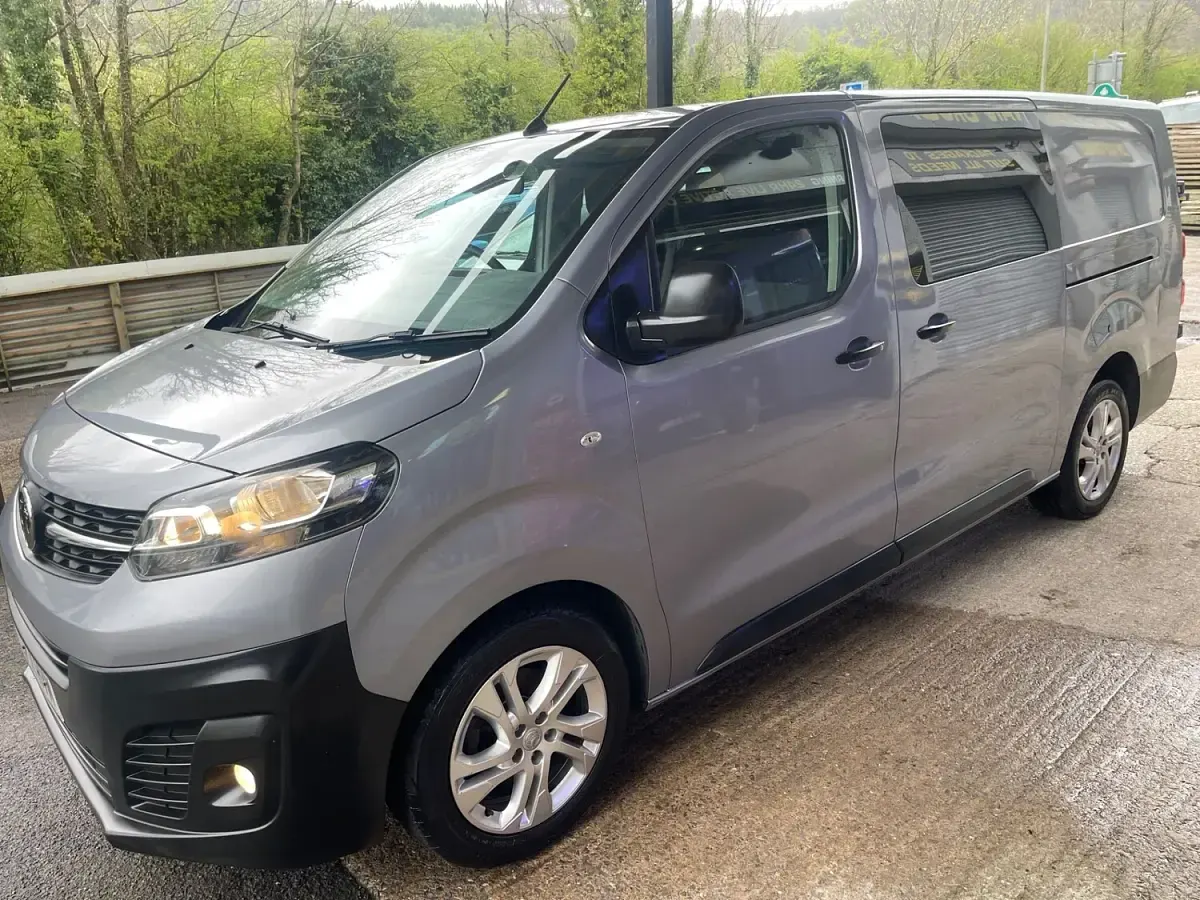 Used Vauxhall Vivaro 145 HP (106 kW) 2021 Grey MPV