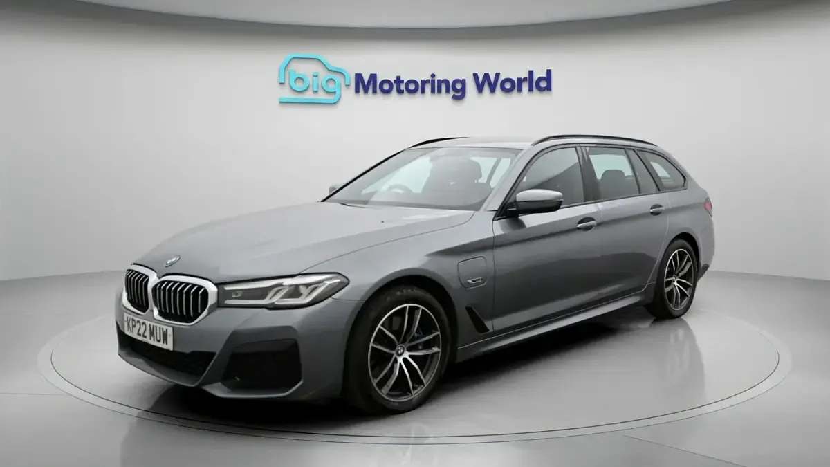 Used BMW 530e M Sport 292 HP (214 kW) 2022 Blue Estate