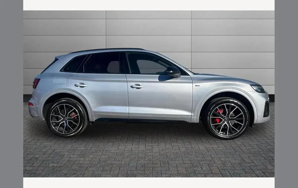 Used Audi Q5 Comfort 204 HP (150 kW) 2023 Silver SUV