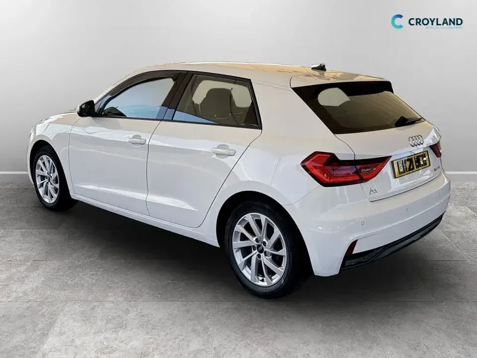 Used Audi A1 Sportback Sport 95 HP (69 kW) 2021 White Hatchback