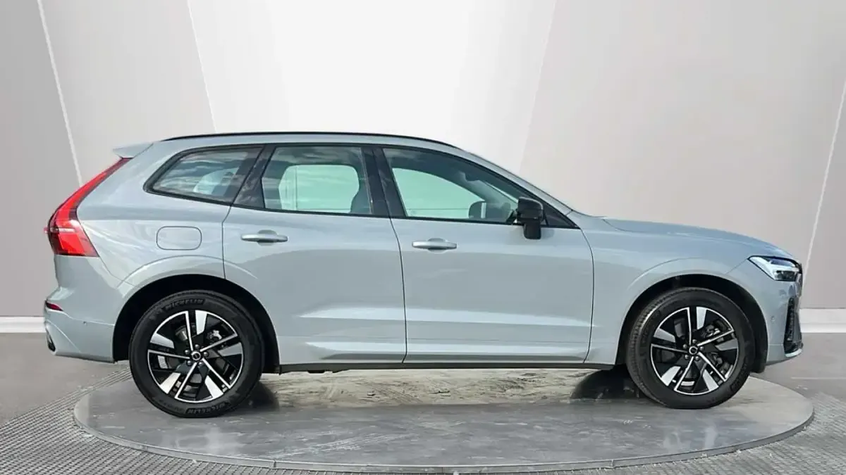 Used Volvo XC60 Plus 247 HP (181 kW) 2025 SUV