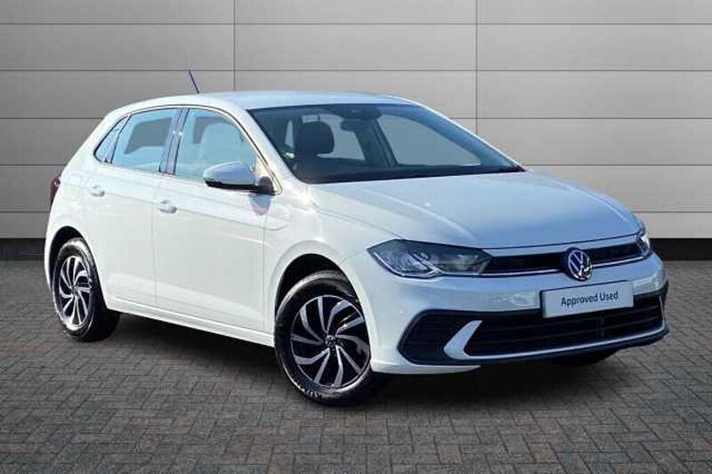 Used 2024 VW Polo Life | £19,350 (Good price) - Image 1/4