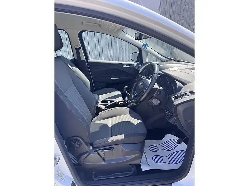 Used Ford C-MAX Titanium 125 HP (91 kW) 2017 White MPV