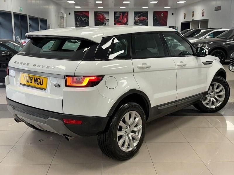 Used Land Rover Range Rover evoque SE 180 HP (132 kW) 2018 White Estate