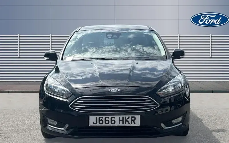 Used Ford Focus Titanium 125 HP (91 kW) 2017 Black Hatchback
