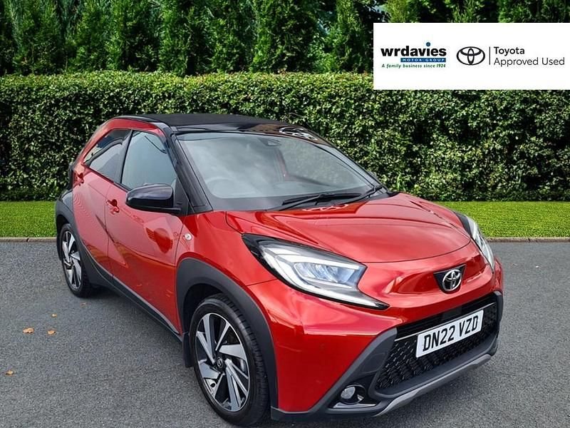 Chilli red Used 2022 Toyota Aygo X SUV | £14,495 - Image 1/4