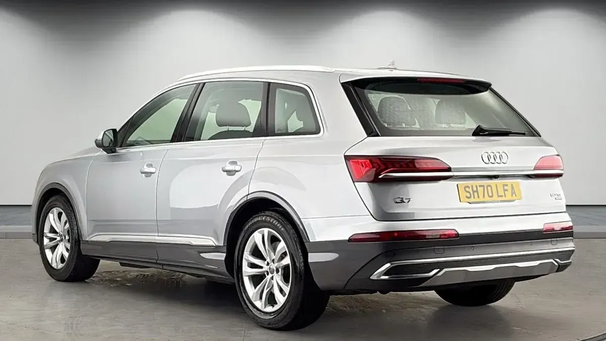 Used Audi Q7 Sport 286 HP (210 kW) 2019 Floret silver metallic/floret silver metallic SUV