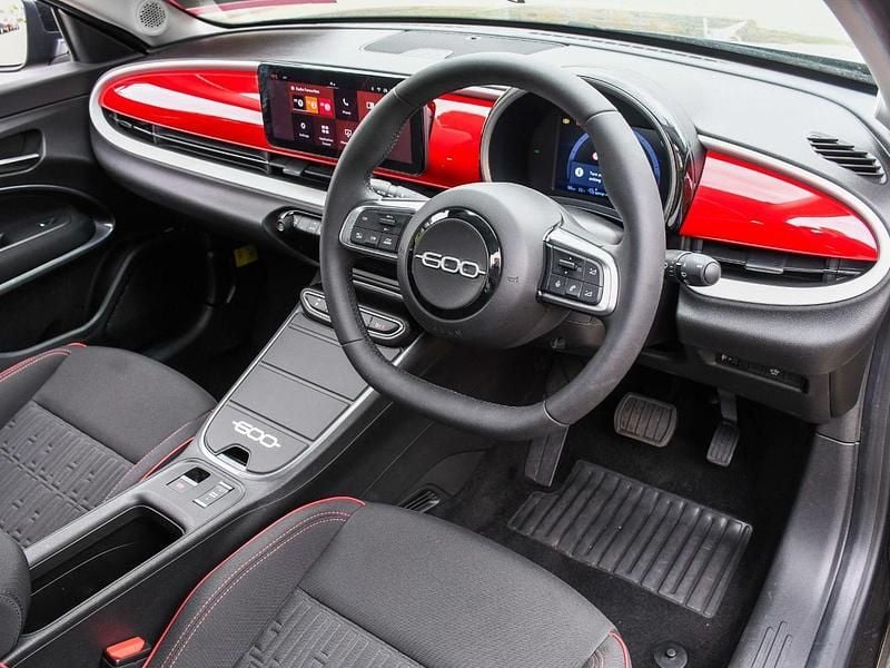 Used Fiat 600E Red 113 kW (154 HP) 2024 Black SUV