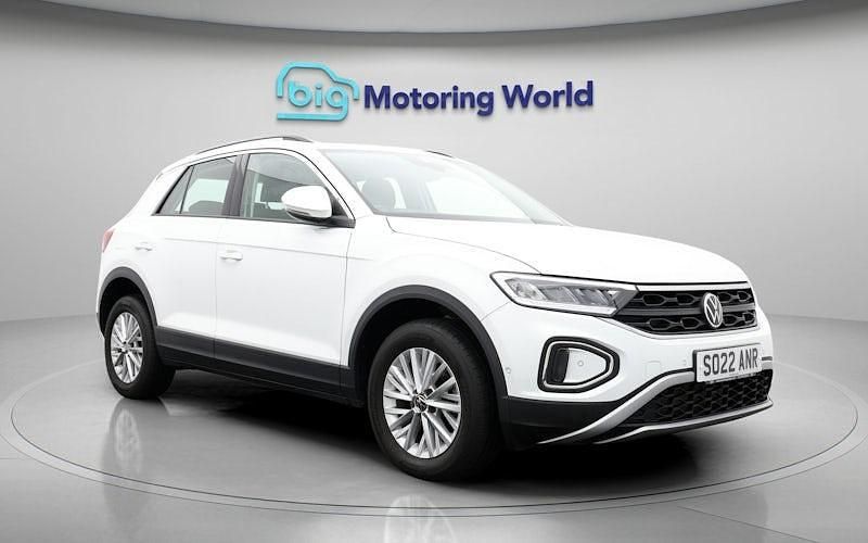 Used 2025 VW T-Roc Life SUV | £19,400 (Good price) - Image 1/4