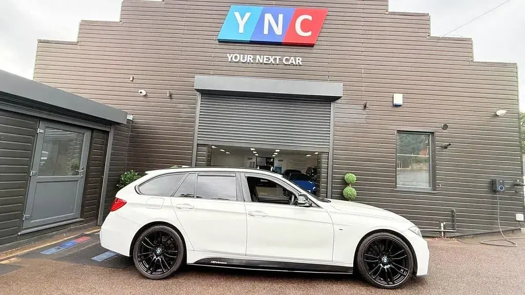 Used BMW 318 M Sport 140 HP (102 kW) 2015 White Estate