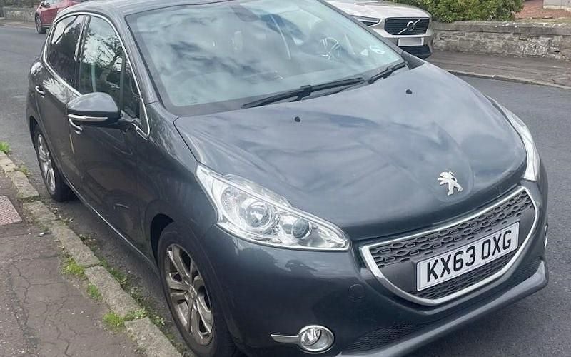 Used 2015 Peugeot 208 Allure Hatchback | £5,988 (Fair price) - Image 1/4