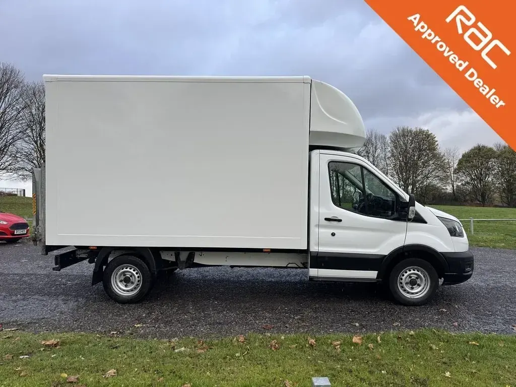 Used Ford Transit 130 HP (95 kW) 2021 White Van