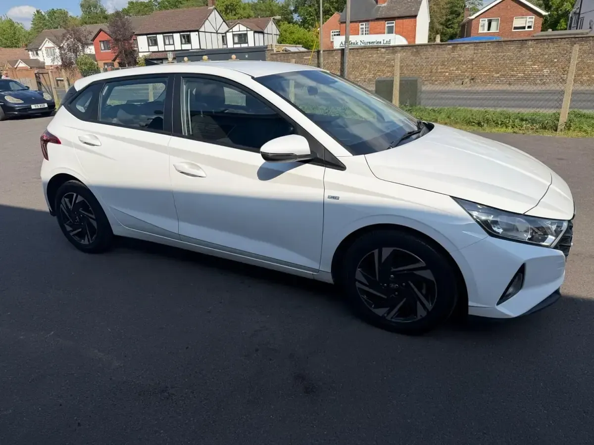 Used Hyundai i20 SE 2021 White Hatchback