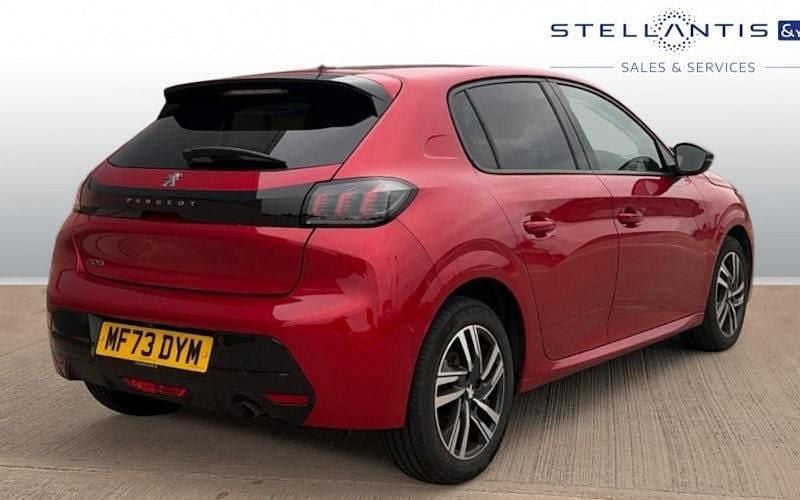 Used Peugeot 208 Allure+ 102 HP (75 kW) 2023 Red Hatchback