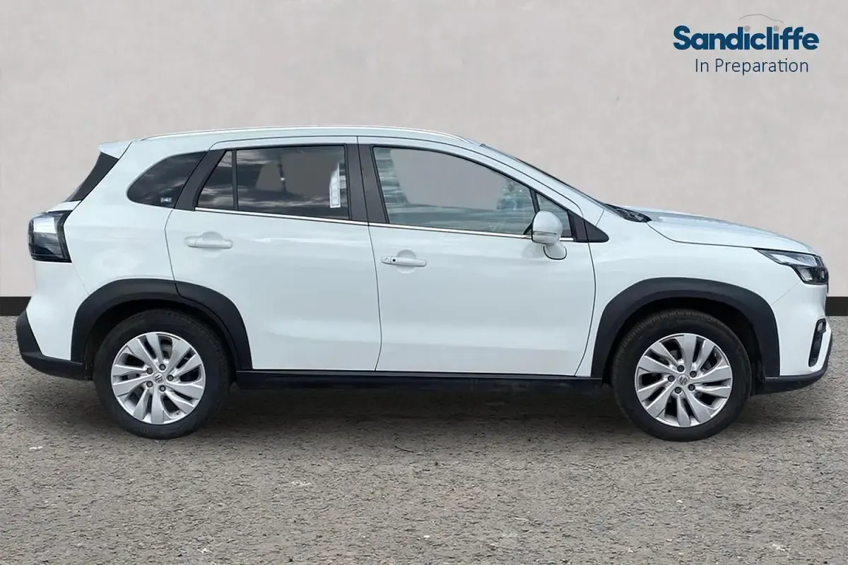 Usado Suzuki SX4 2023 Blanco Utilitario