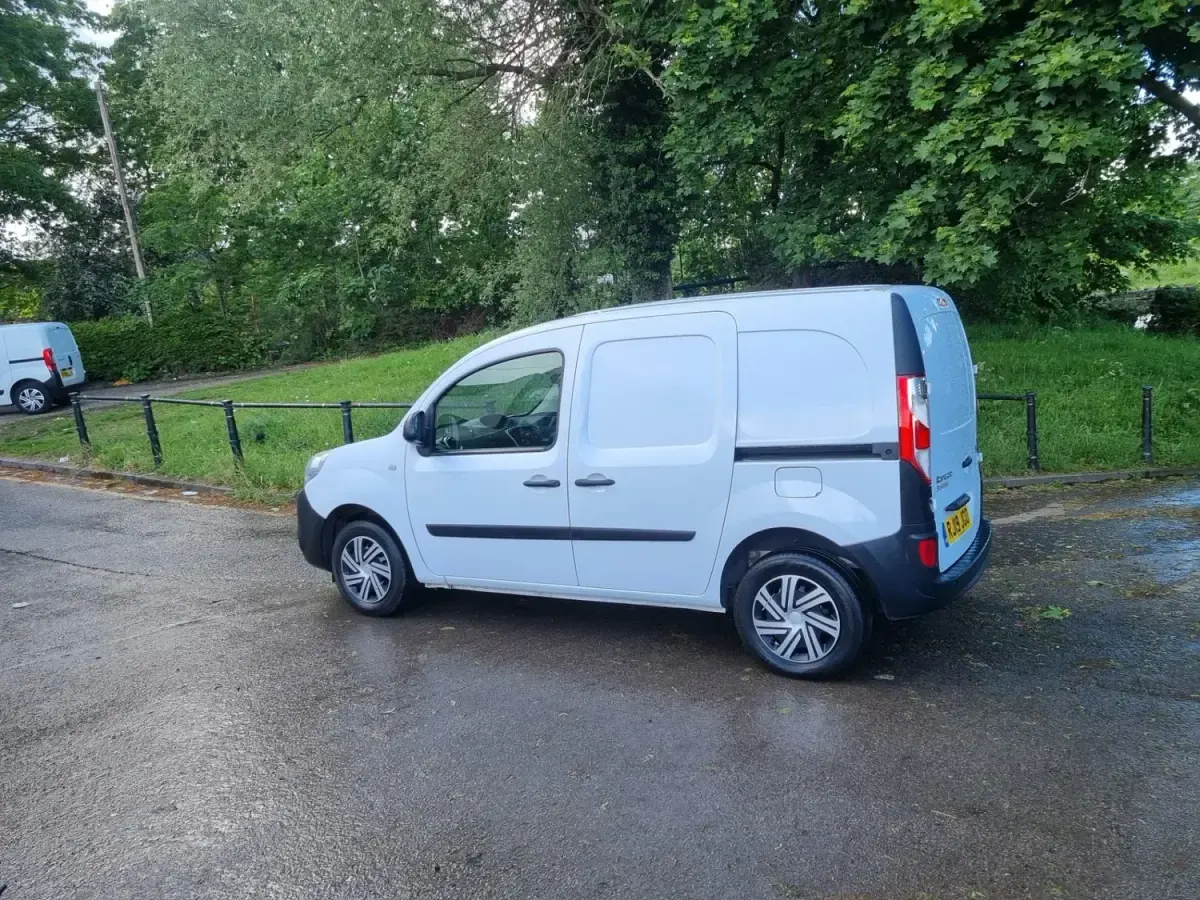 Usado Renault Kangoo Business 2019 Branco Monovolume
