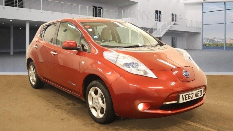 Red Used 2012 Nissan Leaf Hatchback | £2,950 (Fair price) - Image 1/4