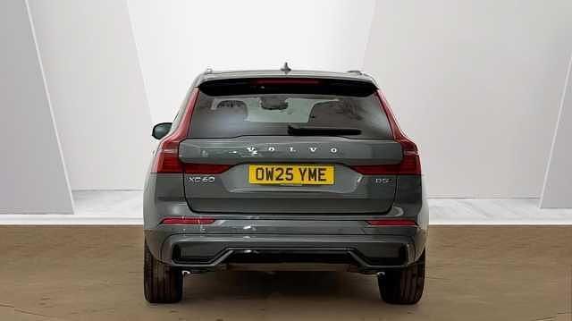 Used Volvo XC60 Plus 247 HP (181 kW) 2025 Green SUV