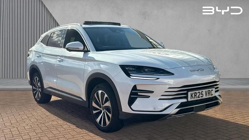 Metallic snow white Used 2025 BYD Seal U Boost SUV | £28,800 - Image 1/4