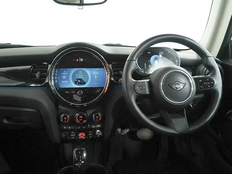 Used Mini Cooper Classic 134 HP (98 kW) 2024 Silver Hatchback