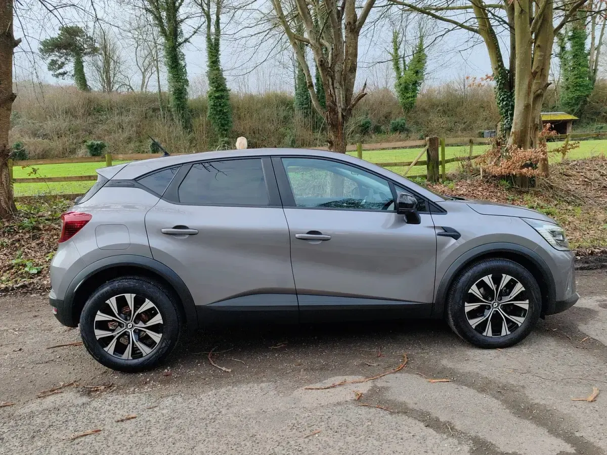 Used Renault Captur Evolution 91 HP (66 kW) 2023 Grey SUV