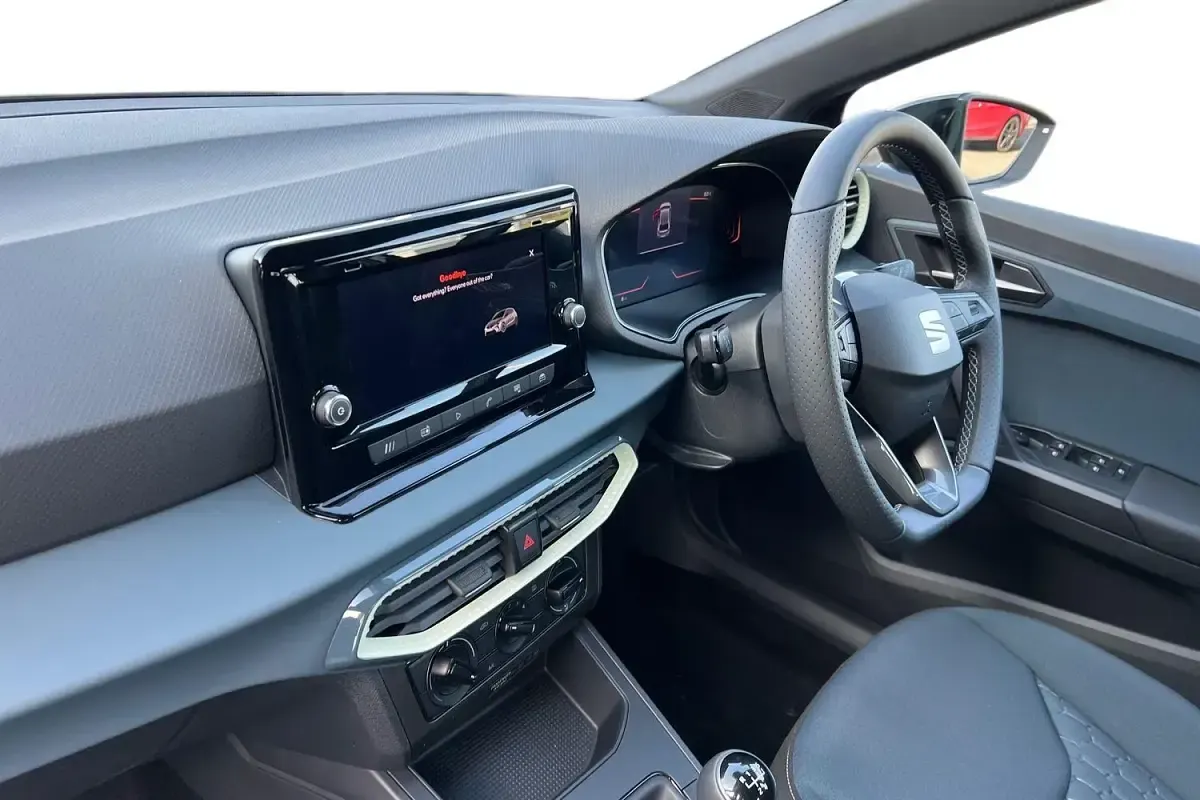 Begagnad Seat Ibiza SE 95 HK (69 kW) 2026 Svart Halvkombi