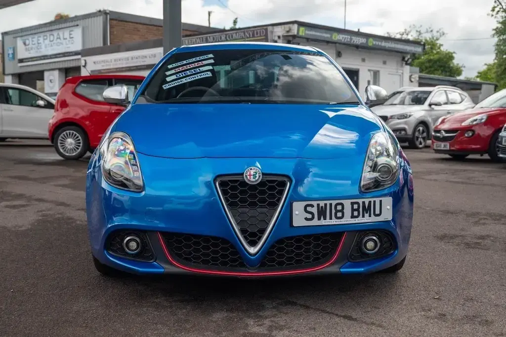 Begagnad Alfa Romeo Giulietta 120 HK (88 kW) 2018 Blå Halvkombi