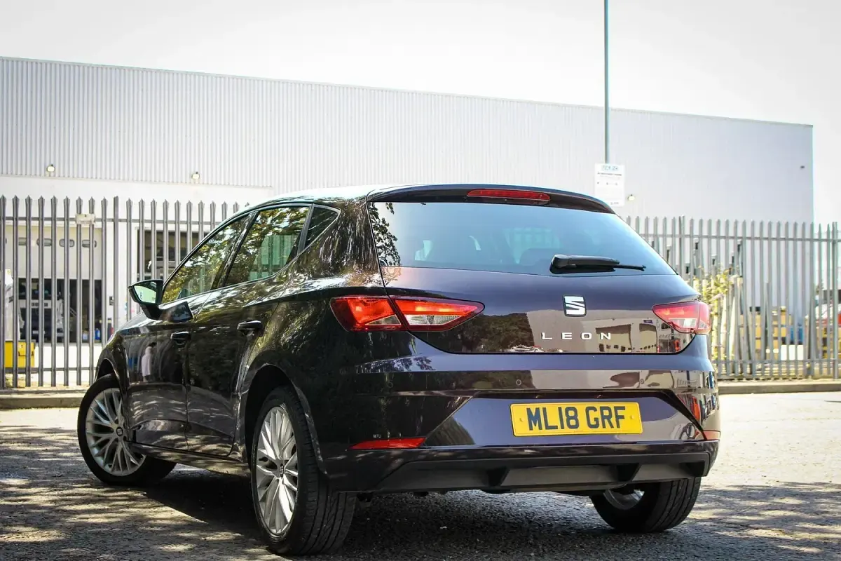Used Seat Leon SE Dynamic 2018 Mauve/purple Hatchback