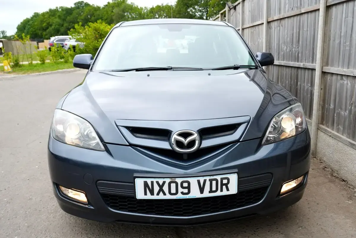 Used Mazda 3 Takara 105 HP (77 kW) 2009 Grey Hatchback