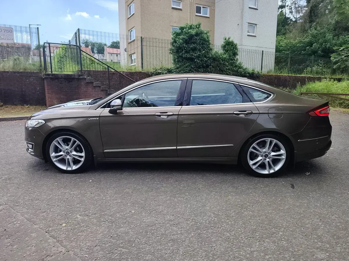 Used Ford Mondeo Vignale 210 HP (154 kW) 2016 Brown Sedan