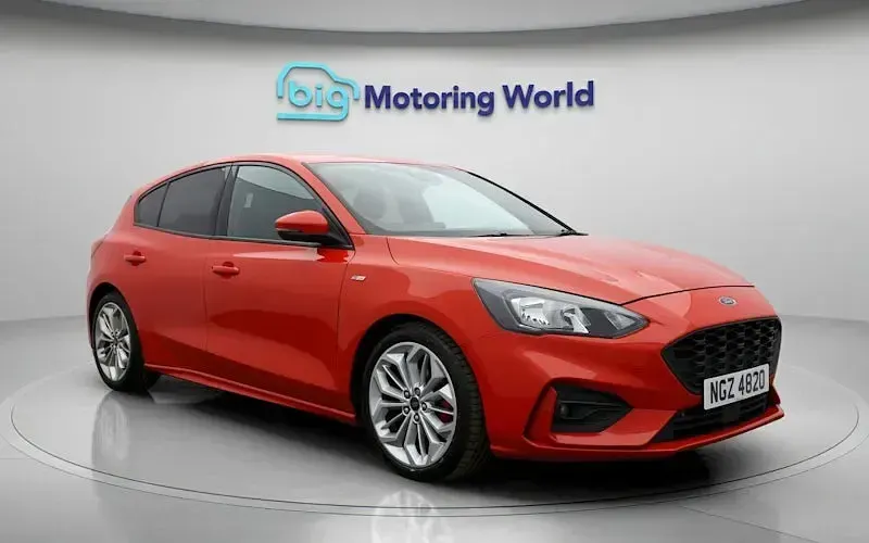 Used Ford Focus ST-Line X 125 HP (91 kW) 2019 Red Hatchback